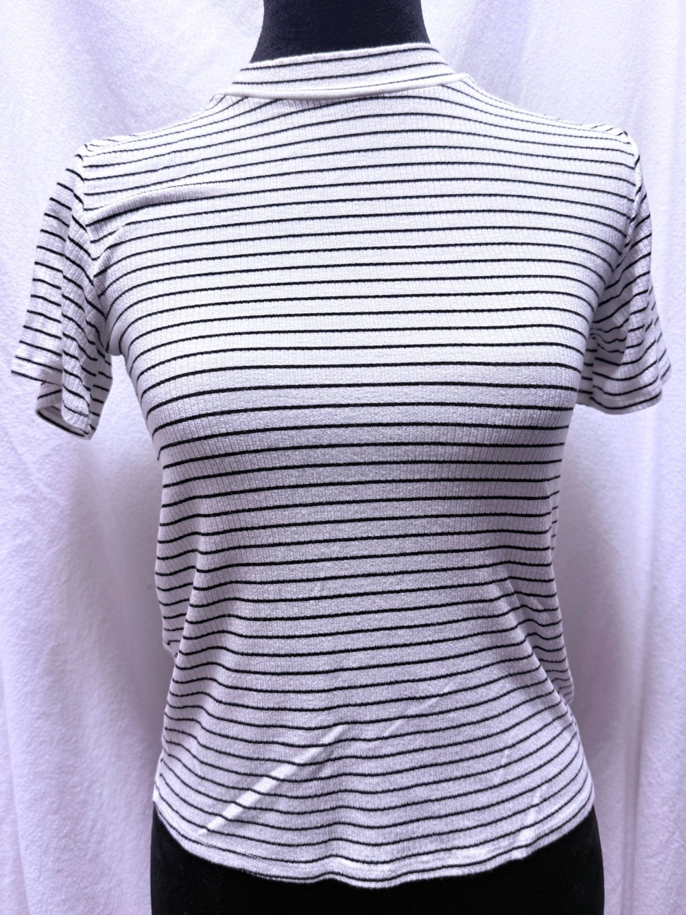Billabong Black & White striped stretchy tee